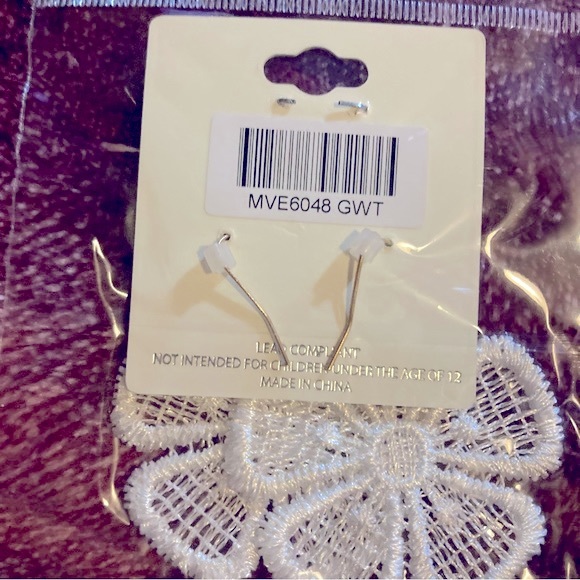 Mia Collection Womens White Flower Earrings - Picture 2 of 5